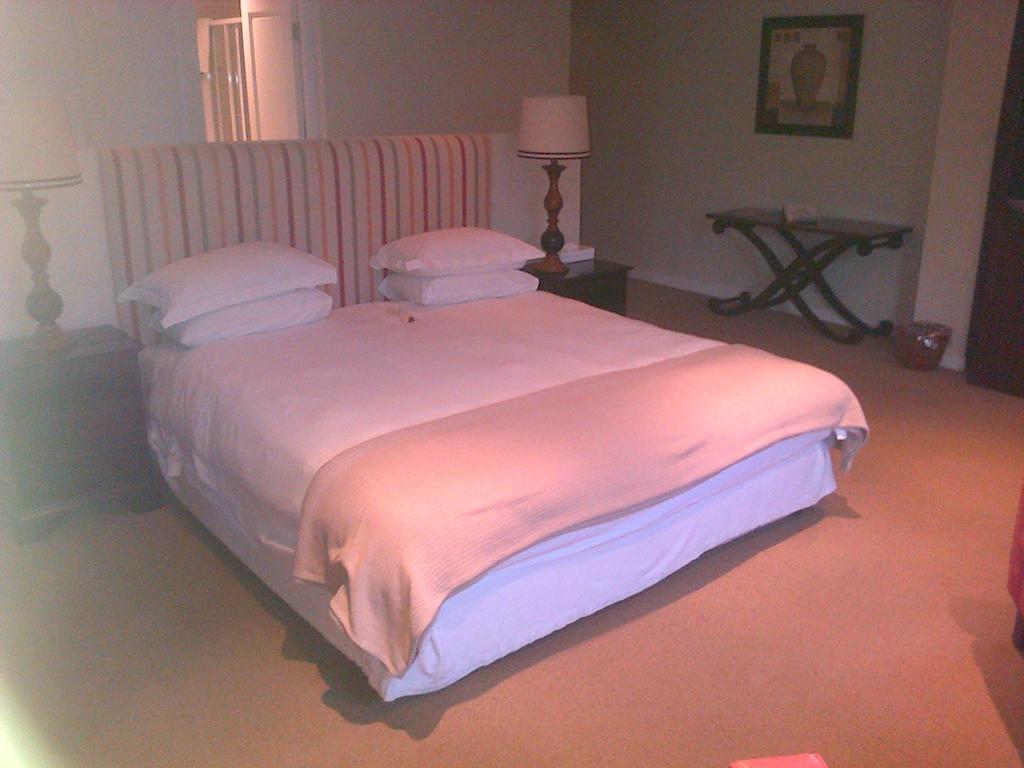 Nautilus Guest House Hermanus Oda fotoğraf